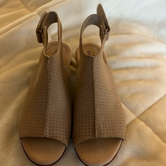 NWT Collection by Clarks open toe bootie. - Picture 1 of 9